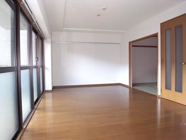 居室・リビング　内装