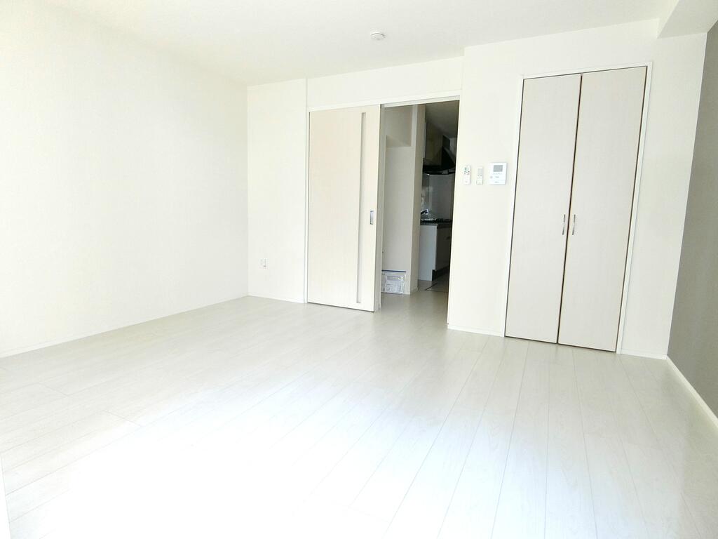 居室・リビング　同型物件の写真です。