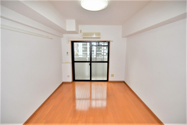 居室・リビング　写真は同マンションの違うお部屋のものです