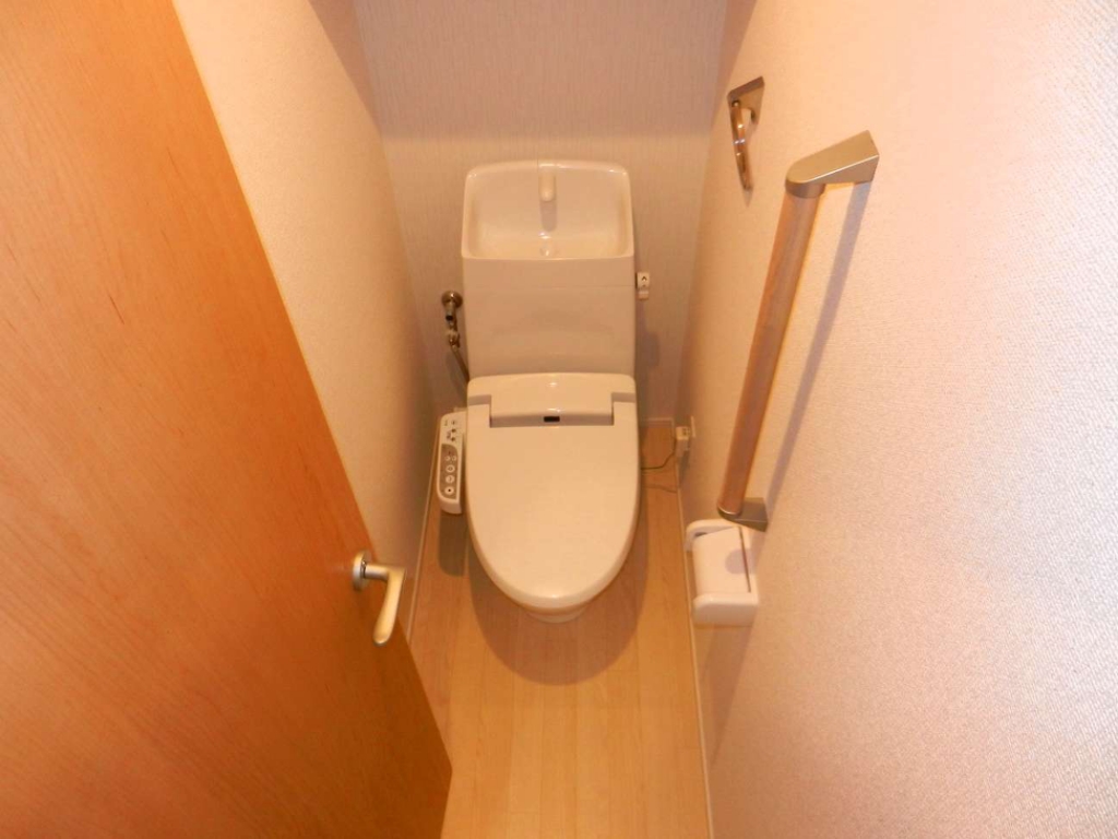 その他　明るく清潔感のあるトイレ