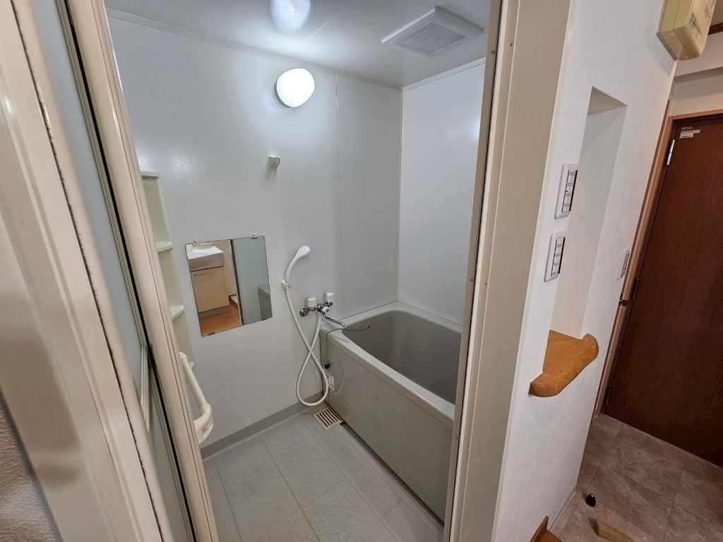 バス・シャワールーム　洗面