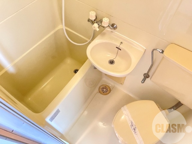 バス・シャワールーム　キレイにリフォームされています♪