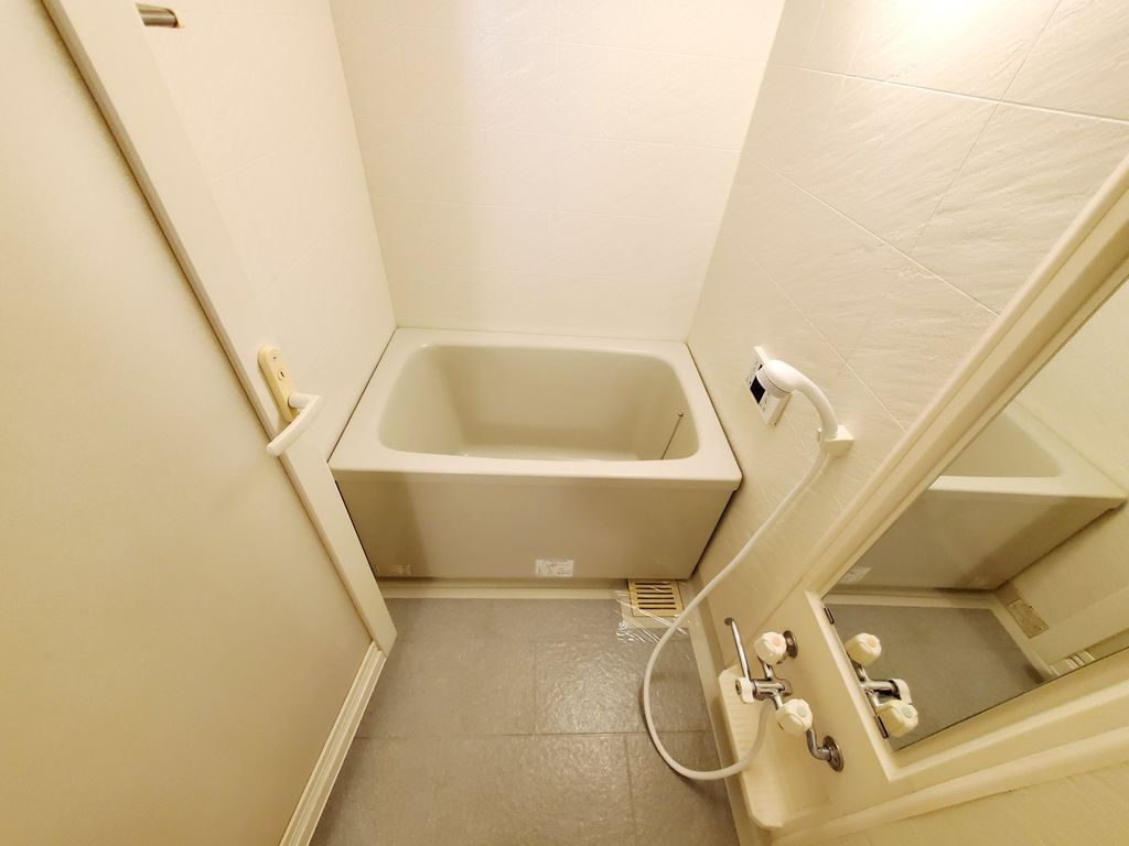 バス・シャワールーム　バス