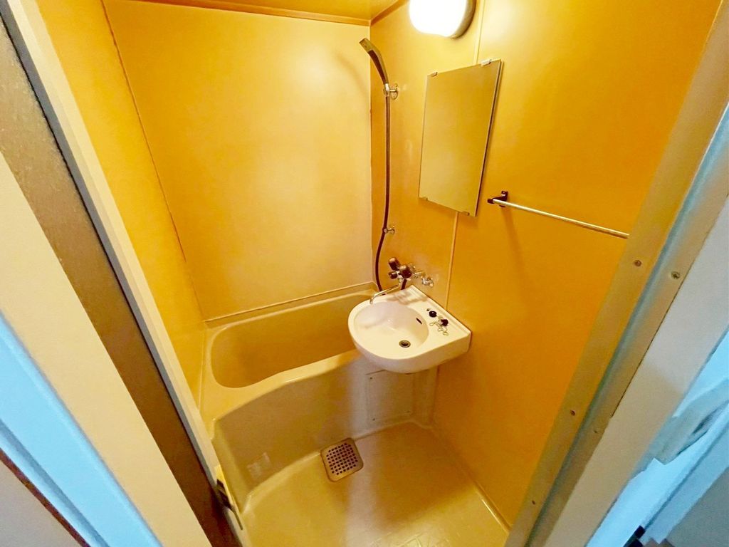 バス・シャワールーム　洗面