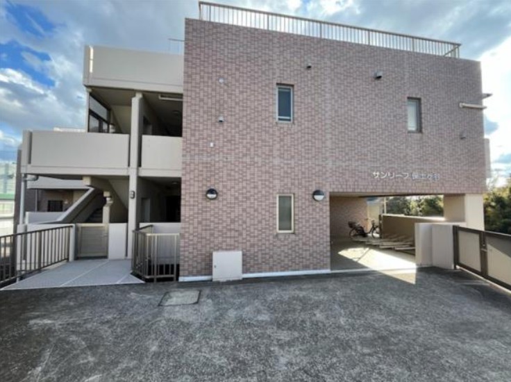 建物外観　外観はこんな感じです。