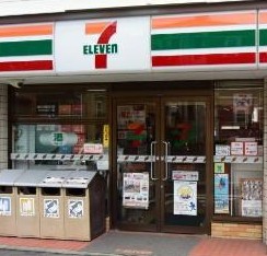 コンビニ　セブンイレブン横浜峰沢町店（コンビニ）まで282m