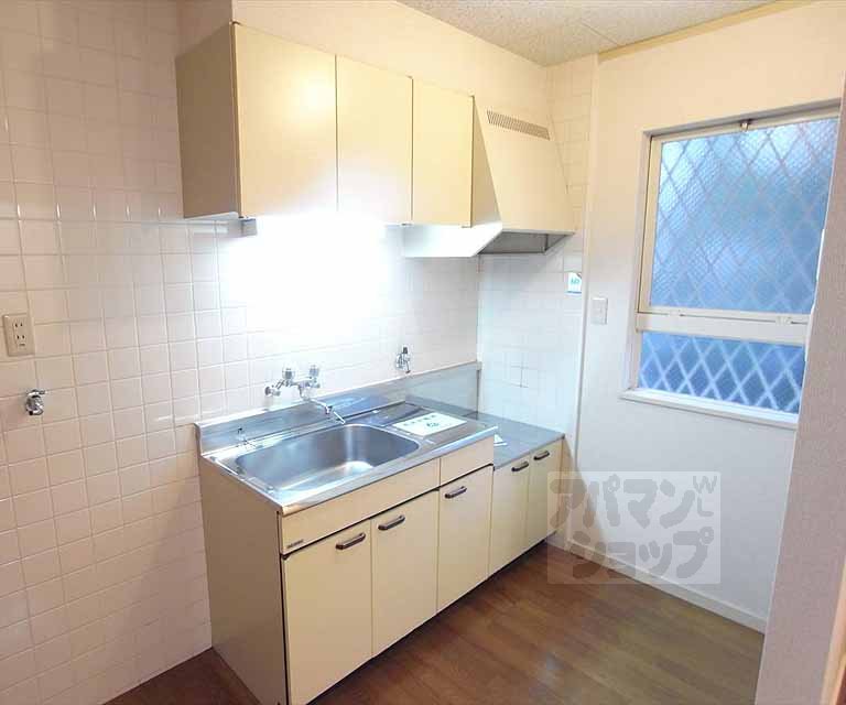 キッチン　ガス二口コンロ設置可能