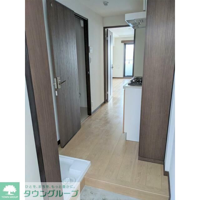 玄関　Dタイプ別室の参考写真です　現況優先