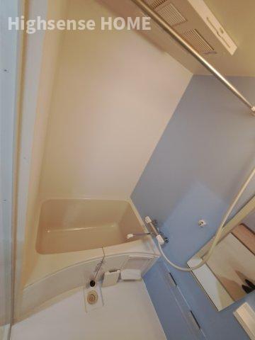 バス・シャワールーム　落ち着いた空間のお風呂です