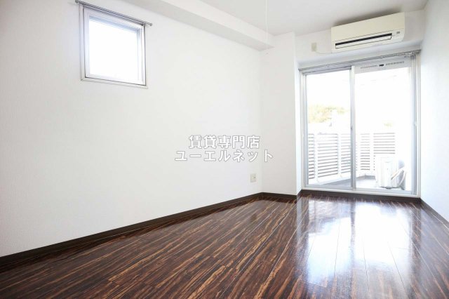 居室・リビング　ゆったりとくつろげる、落ち着きのある居室空間です