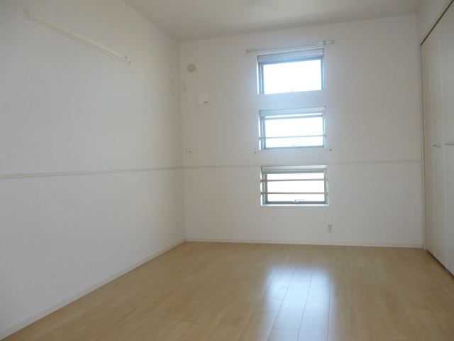 その他　寝室として最適な北側洋室スペースです