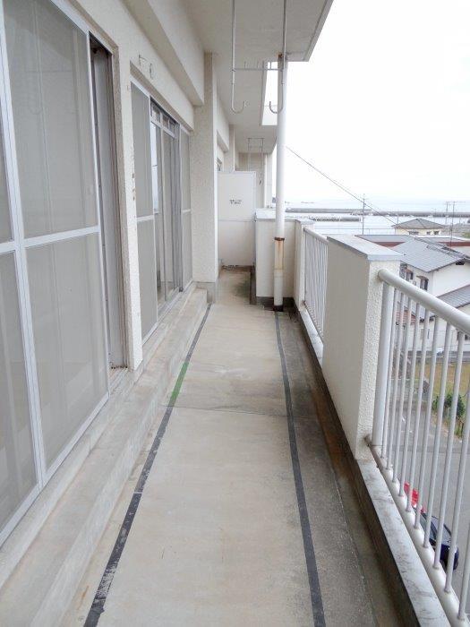 バルコニー　南向き広々バルコニー★日当たり良好★