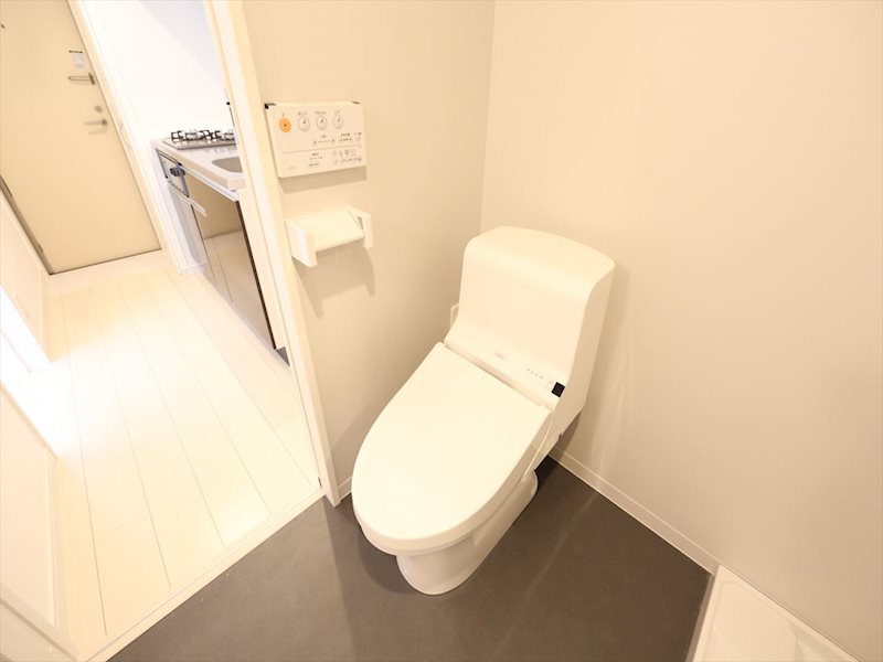 トイレ　温水洗浄暖房便座付トイレ