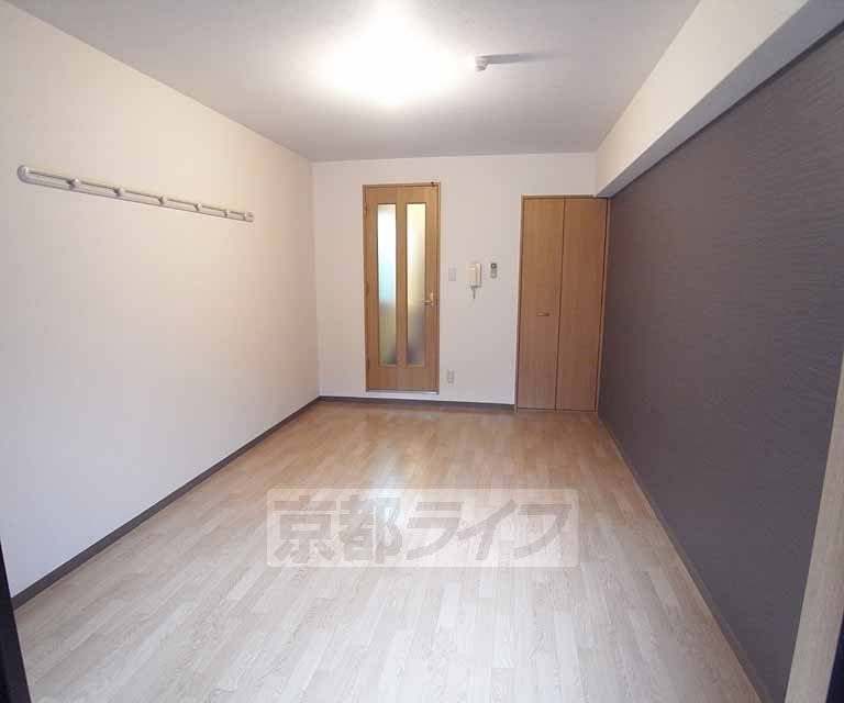 居室・リビング　広々とした室内です。