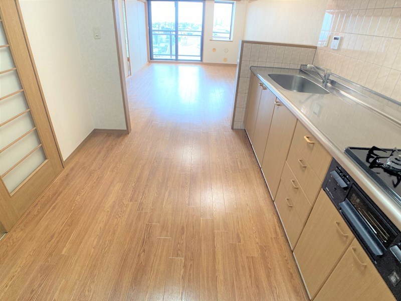 キッチン　キッチン広々！！お子様と一緒に料理も楽しめます