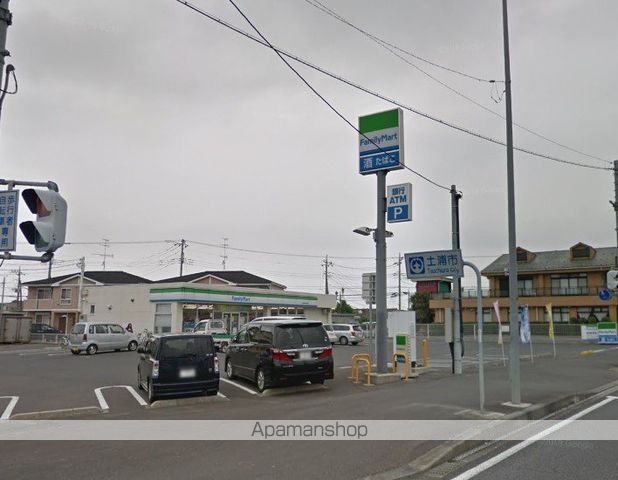 コンビニ　ファミリーマート（コンビニ）まで476m