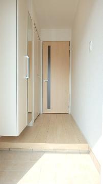 玄関　沢山の靴が収納できる下駄箱があります♪（イメージ）