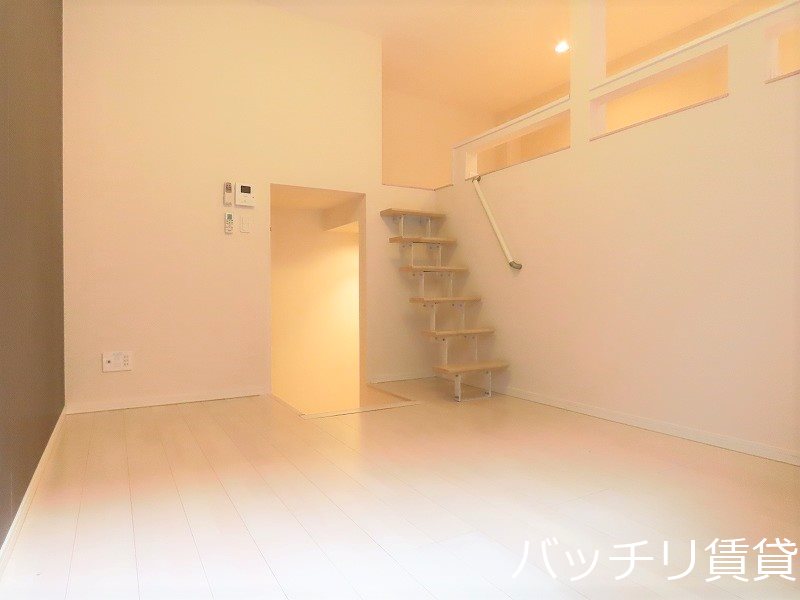 居室・リビング　同型タイプの為、現状を優先致します。