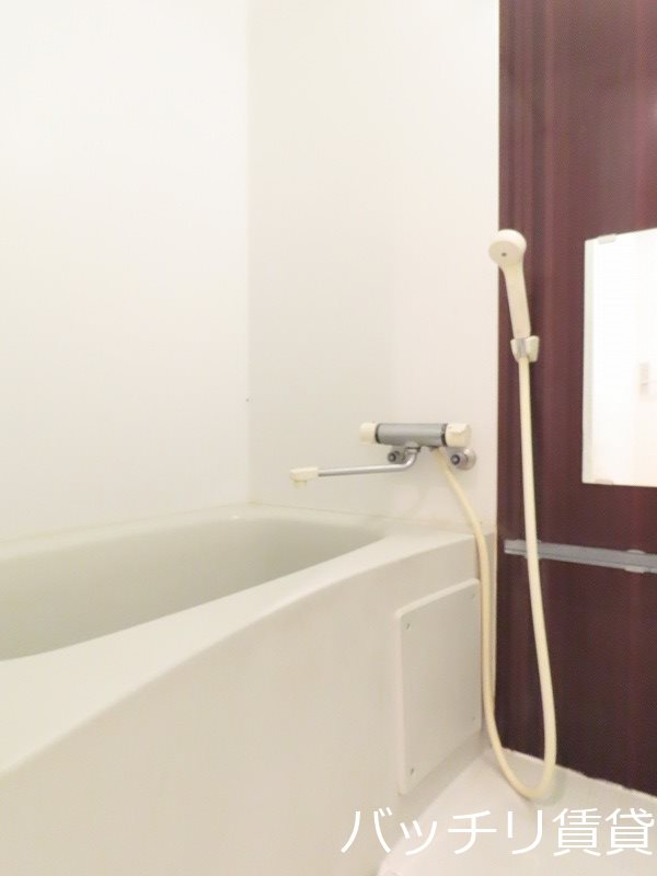 バス・シャワールーム　同型タイプの為、現状を優先致します。