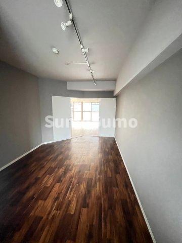 その他部屋・スペース　開放的な寝室です