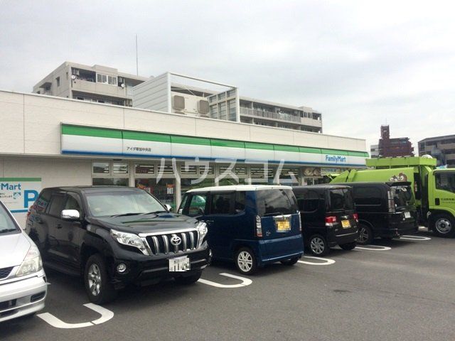 コンビニ　ファミリーマートアイダ草加中央店（コンビニ）まで632m