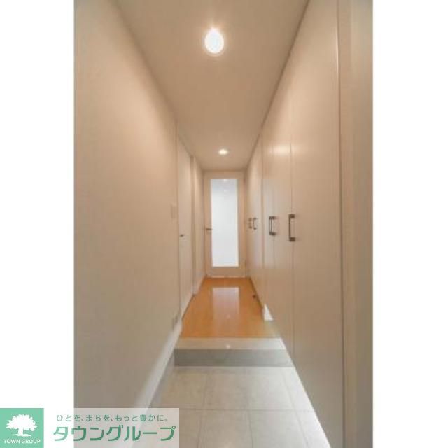 玄関　※写真は同タイプ住戸です。