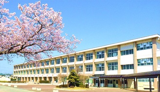 中学校　三木市立三木中学校（中学校）まで1278m