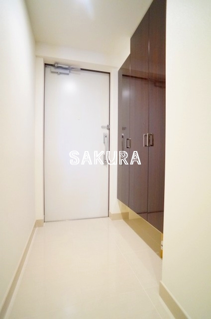 玄関　収納豊富なシューズボックスです♪