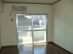 居室・リビング　室内