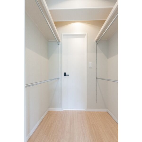 収納　ウォークインクローゼットなので収納豊富です★