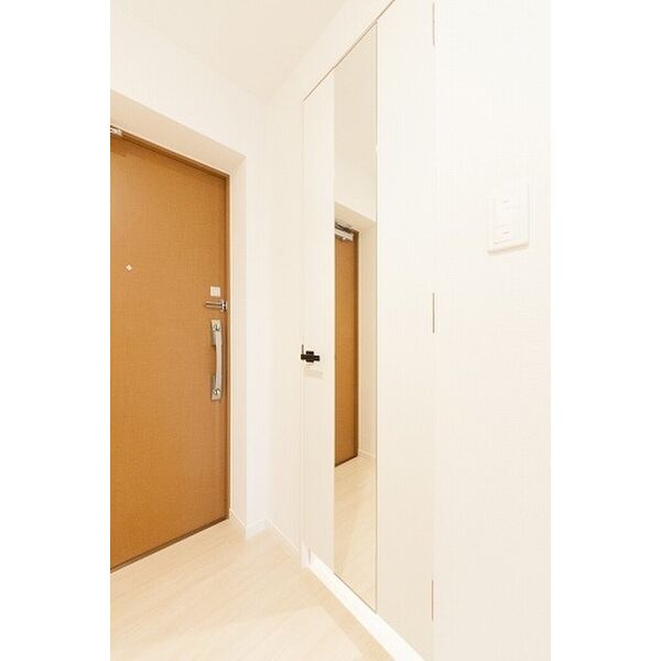 玄関　シューズボックス付きの玄関です☆