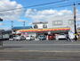 コンビニ　デイリーヤマザキ岡山東山店（コンビニ）まで1017m