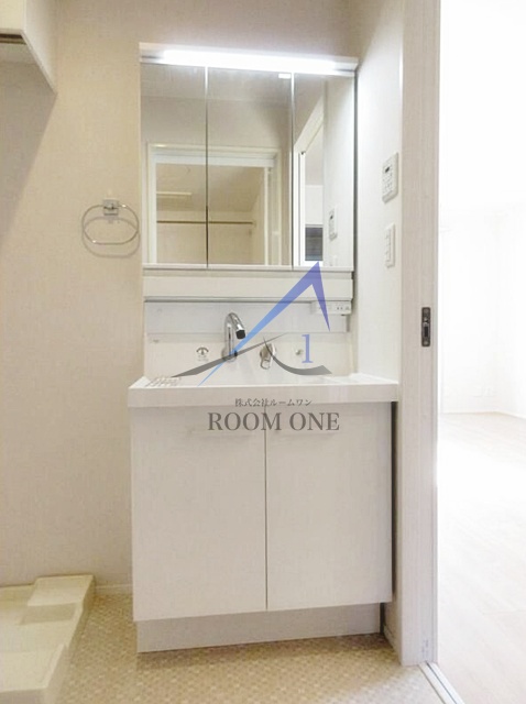 洗面設備　独立洗面台です。