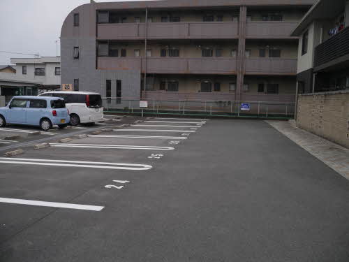 駐車場　駐車スペースもあります☆