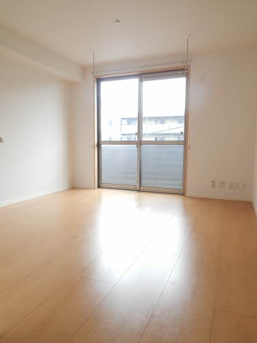 バルコニー　陽当たり良好なバルコニーです♪