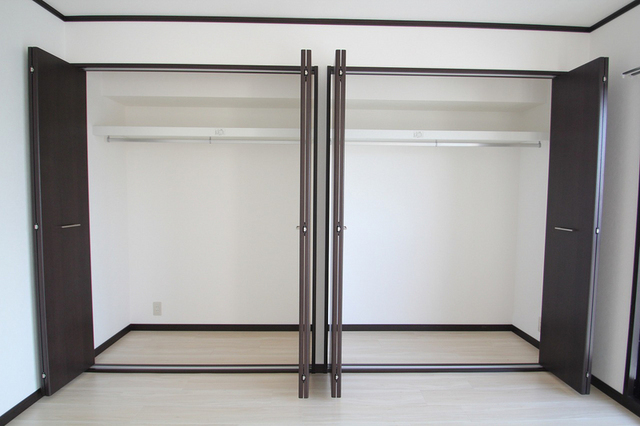 その他設備　脱衣所には室内洗濯機置き場。