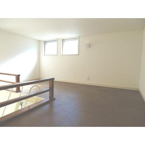 居室・リビング　室内