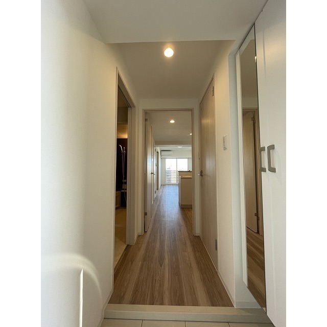 玄関　※室内写真全て１０１号室参照