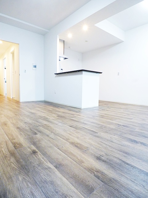 居室・リビング　ラトゥール代官町WEST202号室の写真です ※実際は左右反