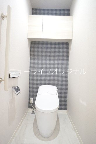 トイレ　あると嬉しい温水洗浄便座付き♪