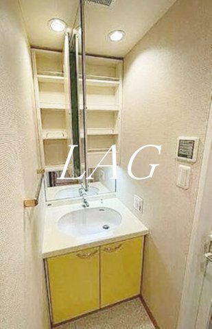 洗面設備　独立洗面台です。