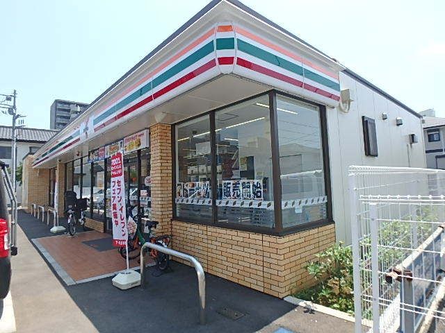 コンビニ　セブンイレブン松戸胡録台店（コンビニ）まで581m