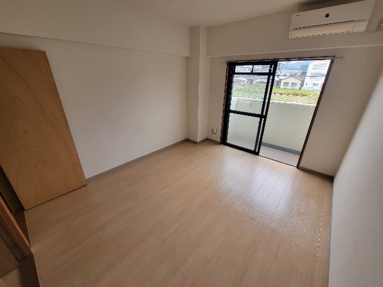 居室・リビング　※別部屋の写真です