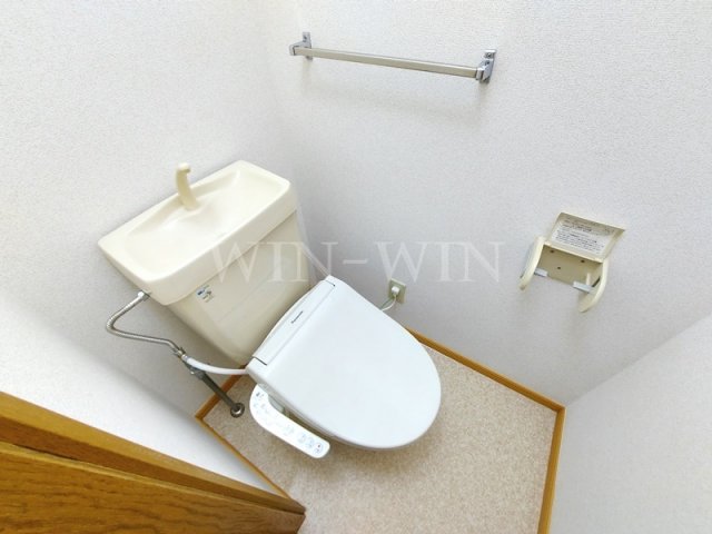 トイレ　イメージ（同建物内別部屋の写真です）