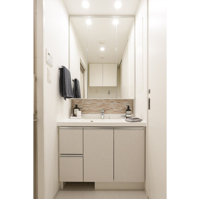 洗面設備　【家具・家電の備え付けはありません】