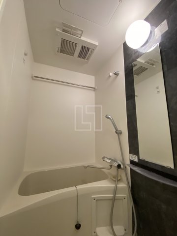 バス・シャワールーム　エスリード九条スタシオン　バスルーム