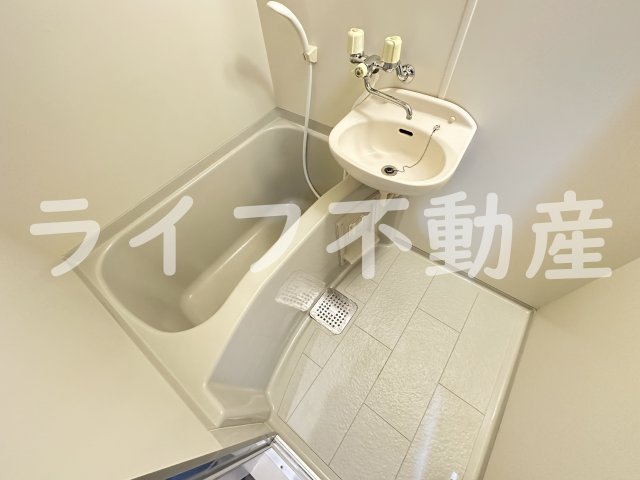 バス・シャワールーム　ゆったり過ごせるお風呂です