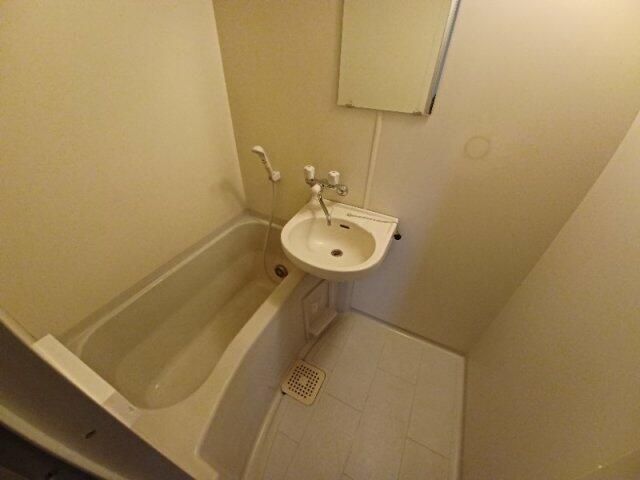 バス・シャワールーム　お風呂です