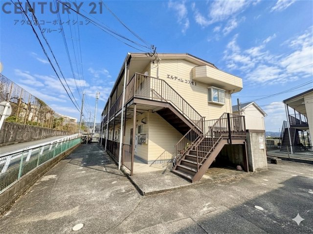 建物外観　敷地内に駐車場有り
