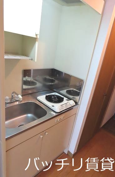 キッチン　＊画像は別号室の為、現状を優先いたします